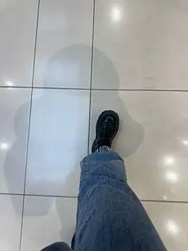 Snapshot of LikaCat chatting on October 8, 3:59 am LikaCat online show from October 8, 3:59 am