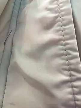 Snapshot of LikaCat chatting on October 23, 5:07 am LikaCat online show from October 23, 5:07 am