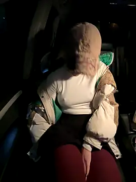 Snapshot of LikaCat chatting on October 23, 11:46 pm LikaCat online show from October 23, 11:46 pm