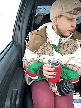 Snapshot of LikaCat chatting on November 4, 2:21 am LikaCat online show from November 4, 2:21 am