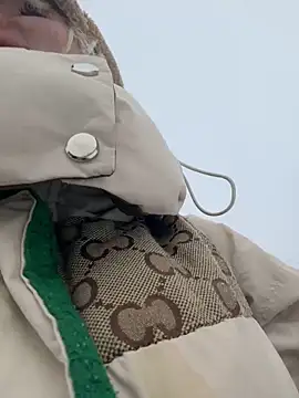 Snapshot of LikaCat chatting on November 5, 2:55 am LikaCat online show from November 5, 2:55 am