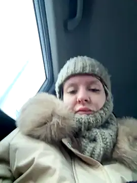 Snapshot of LikaCat chatting on November 7, 2:00 am LikaCat online show from November 7, 2:00 am