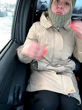 Snapshot of LikaCat chatting on November 16, 2:28 am LikaCat online show from November 16, 2:28 am