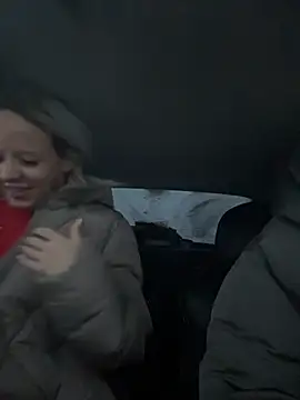 Snapshot of LikaCat chatting on December 2, 2:17 am LikaCat online show from December 2, 2:17 am