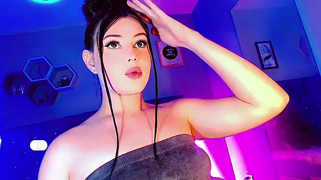 Ashlycuute online show from December 17, 10:32 pm