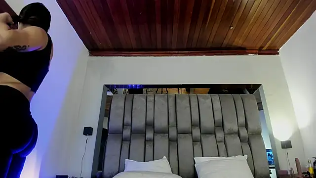 NikkySmiith online show from November 15, 11:40 am