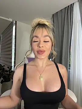 Alison Diaz17 online show from October 23, 10:30 pm