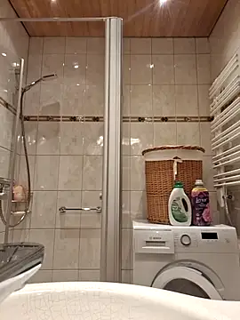 Snapshot of Elfucker77 chatting on October 15, 6:13 am Elfucker77 online show from October 15, 6:13 am