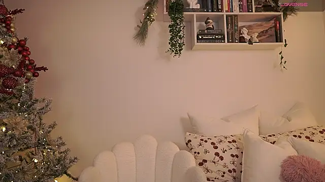 EmilyxRose - online show from December 17, 7:15 pm
