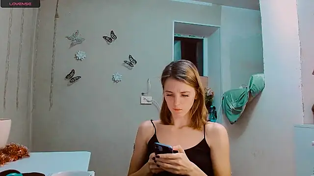 RosaJil online show from December 8, 4:39 pm