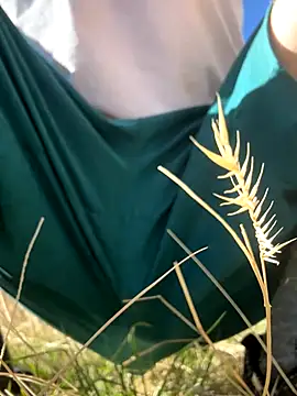 Snapshot of Followthepiper chatting on October 10, 4:28 pm Followthepiper online show from October 10, 4:28 pm