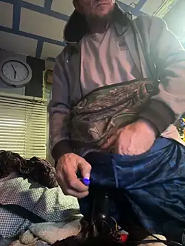 Snapshot of Followthepiper chatting on November 11, 11:49 pm Followthepiper online show from November 11, 11:49 pm