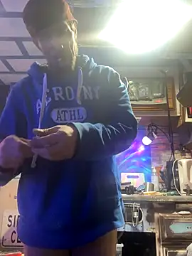 Snapshot of Followthepiper chatting on November 23, 9:31 am Followthepiper online show from November 23, 9:31 am