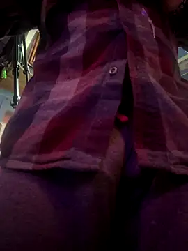 Snapshot of Followthepiper chatting on November 29, 10:18 am Followthepiper online show from November 29, 10:18 am