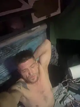 Snapshot of Followthepiper chatting on December 2, 10:38 pm Followthepiper online show from December 2, 10:38 pm