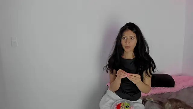 Snapshot of mari_mar69 chatting on February 10, 1:44 pm mari mar69 online show from February 10, 1:44 pm