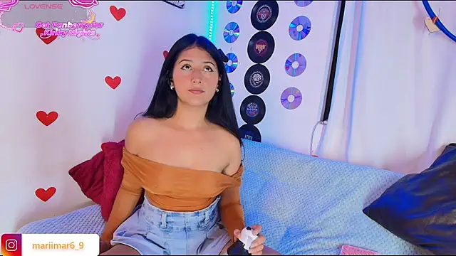 Snapshot of mari_mar69 chatting on April 1, 11:11 am mari mar69 online show from April 1, 11:11 am