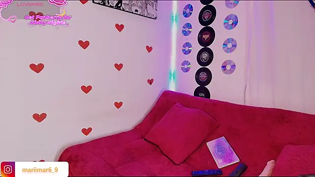 Snapshot of mari_mar69 chatting on April 11, 9:57 am mari mar69 online show from April 11, 9:57 am