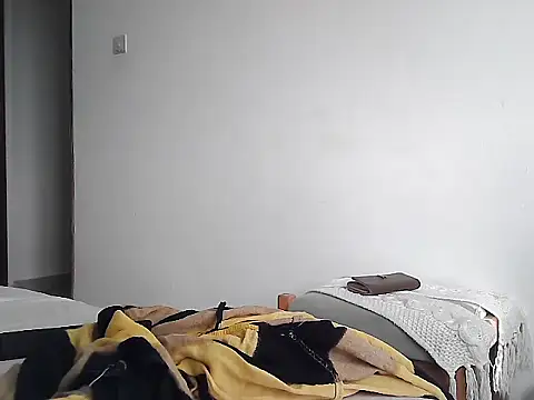 Snapshot of petiteebony_81 chatting on March 13, 5:36 am petiteebony 81 online show from March 13, 5:36 am