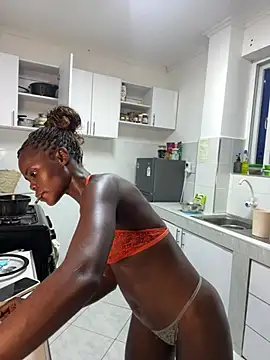 Snapshot of petiteebony_81 chatting on March 24, 4:56 pm petiteebony 81 online show from March 24, 4:56 pm