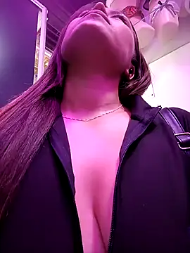 marena saenz online show from December 12, 6:10 pm