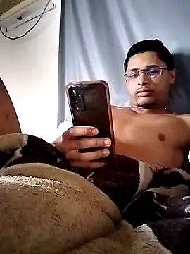 cirilopaupqueno online show from October 4, 11:08 am