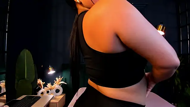 Snapshot of taylor_bennet chatting on February 9, 12:19 pm taylor bennet online show from February 9, 12:19 pm