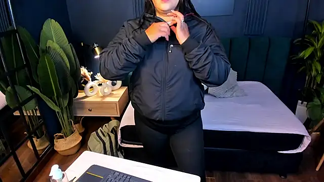 Snapshot of taylor_bennet chatting on February 10, 12:08 pm taylor bennet online show from February 10, 12:08 pm