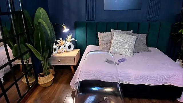 Snapshot of taylor_bennet chatting on February 11, 6:33 pm taylor bennet online show from February 11, 6:33 pm