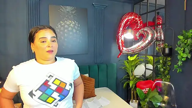 Snapshot of taylor_bennet chatting on February 22, 1:22 am taylor bennet online show from February 22, 1:22 am