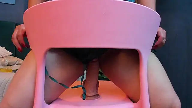 Snapshot of taylor_bennet chatting on March 17, 6:21 pm taylor bennet online show from March 17, 6:21 pm