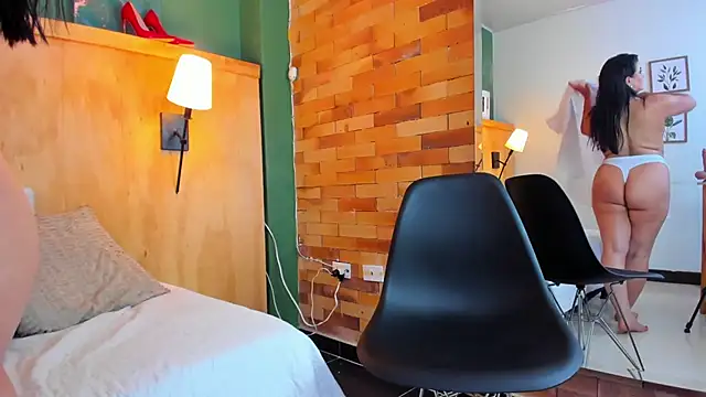 Snapshot of taylor_bennet chatting on March 18, 3:21 pm taylor bennet online show from March 18, 3:21 pm