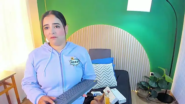 Snapshot of taylor_bennet chatting on September 26, 12:09 pm taylor bennet online show from September 26, 12:09 pm