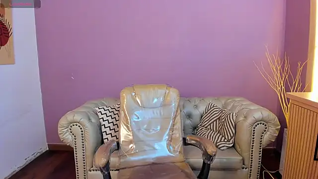 Snapshot of taylor_bennet chatting on October 3, 12:13 pm taylor bennet online show from October 3, 12:13 pm