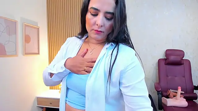 Snapshot of taylor_bennet chatting on October 30, 12:17 pm taylor bennet online show from October 30, 12:17 pm