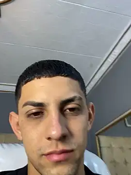 Snapshot of Alex_cute77 chatting on September 19, 12:06 pm Alex cute77 online show from September 19, 12:06 pm
