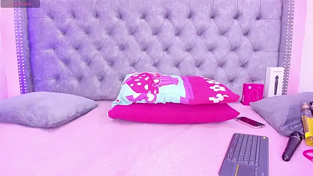 Sofia Girl  online show from September 11, 8:36 am