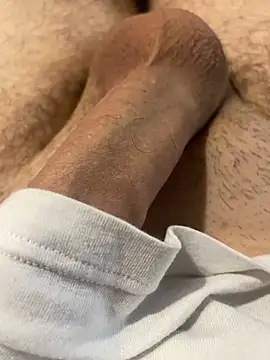 Snapshot of mhot20 chatting on February 12, 1:37 pm mhot20 online show from February 12, 1:37 pm