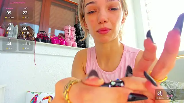 Snapshot of Sassy_Teen chatting on May 14, 7:37 am Sassy Teen online show from May 14, 7:37 am