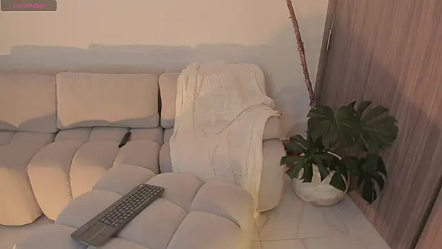 LindseyMoss online show from October 11, 12:54 am