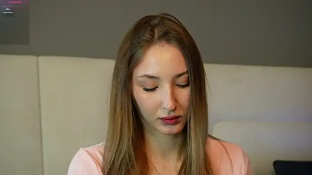Snapshot of annief0x chatting on April 8, 5:51 am annief0x online show from April 8, 5:51 am