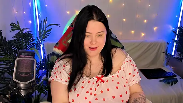 Akemi BBW online show from January 7, 9:25 pm