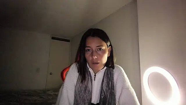 Snapshot of zoe_jeane_beker chatting on December 21, 11:13 pm zoe jeane beker online show from December 21, 11:13 pm