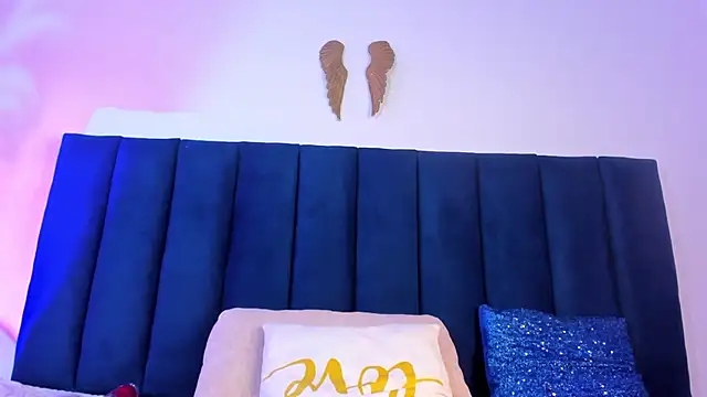 Anette  online show from March 18, 7:50 pm