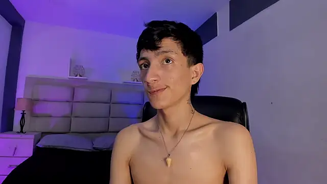 DereckCooperr online show from October 25, 10:59 pm