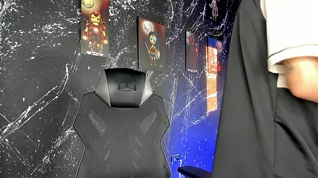 DereckCooperr online show from November 21, 10:30 pm