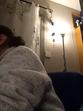 Snapshot of teekoine1 chatting on March 10, 6:18 am teekoine1 online show from March 10, 6:18 am