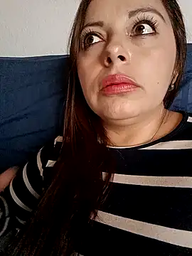 seherlatin online show from October 18, 8:42 pm