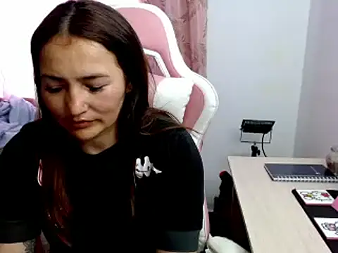 EVA GRAYS online show from February 3, 6:28 pm