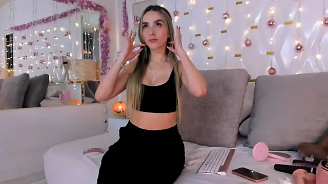 Gabbyy  online show from December 21, 10:30 pm
